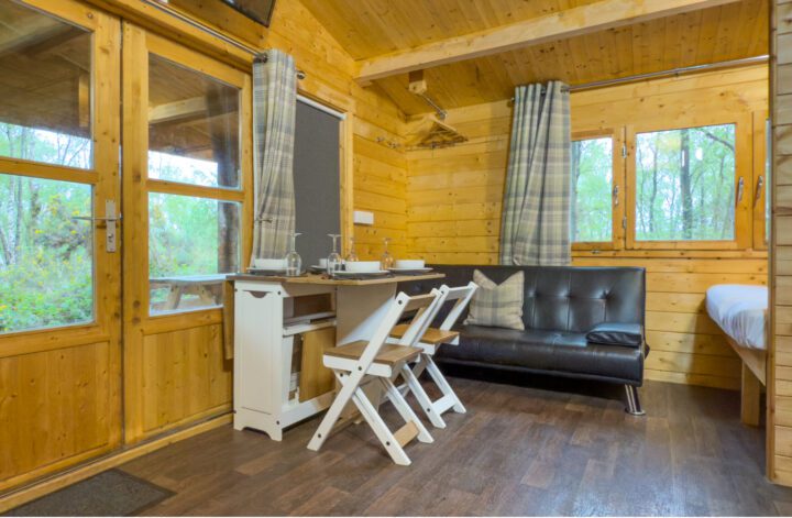 2 NIGHT GLAMPING LODGE FOR 6! - Image 10