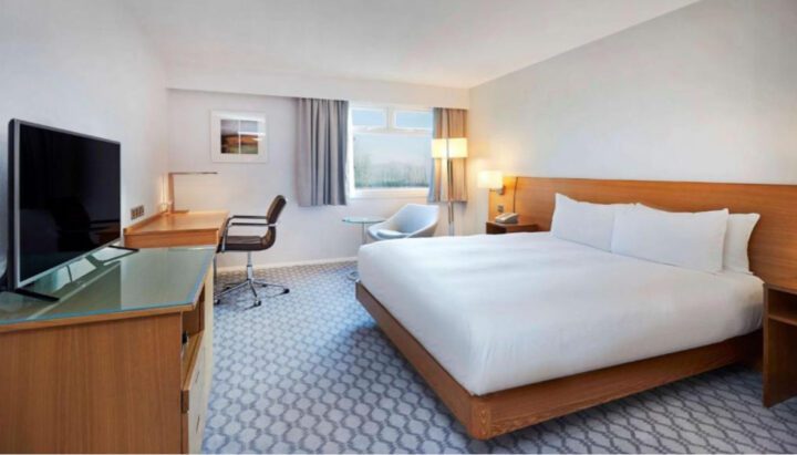 HARRY POTTER TICKETS, HOTEL & BREAKFAST - Image 6