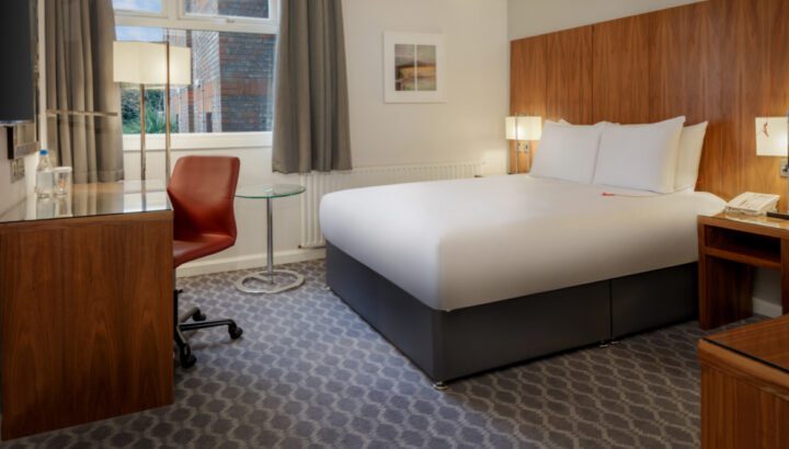 HARRY POTTER TICKETS, HOTEL & BREAKFAST - Image 7
