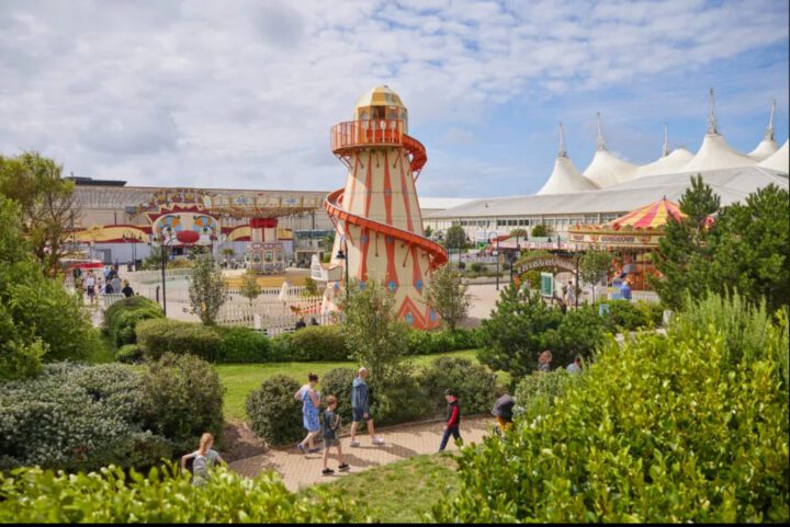 WIN A £1000 BUTLINS GIFT CARD - Image 7