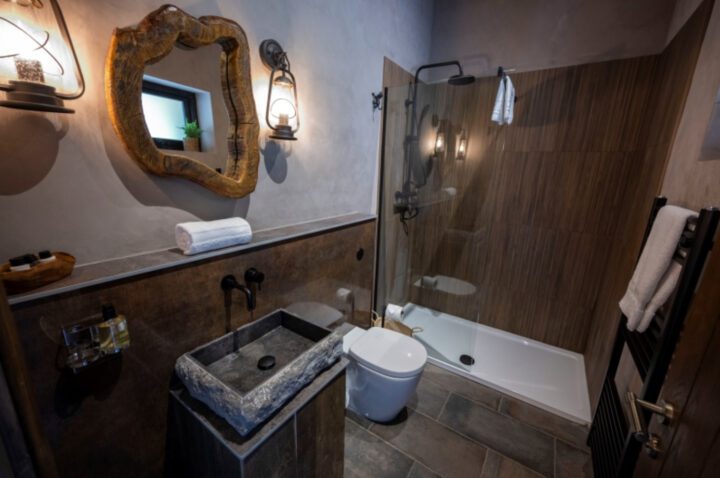 1 NIGHT WHITE LION LODGE STAY - Image 5
