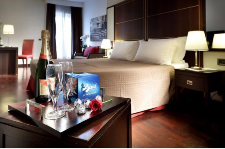 ROME TRIP FOR 2! FLIGHTS HOTEL & CASH - Image 5