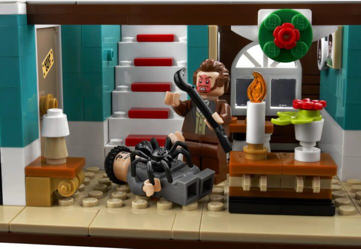 LEGO HOME ALONE HOUSE - Image 6